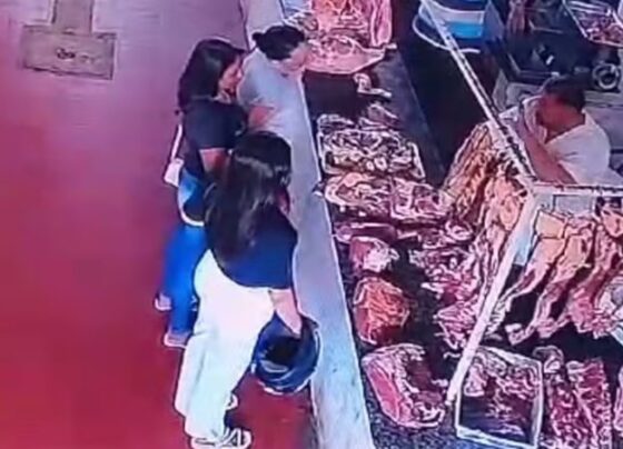 Uma adolescente foi esfaqueda pela madastra na bahia