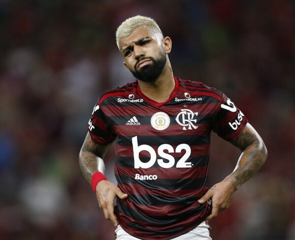 Gabigol briga nas redes sociais