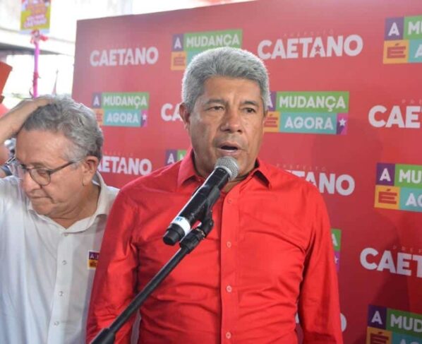 O governador defendeu a escolha da pastora Déa Santos