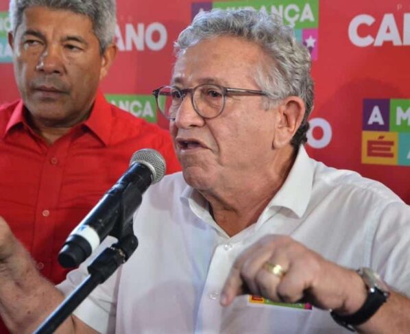 Caetano tenta desviar foco do PT