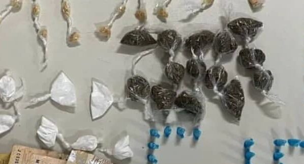 Dupla é presa em flagrante por tráfico em Dias d’Ávila