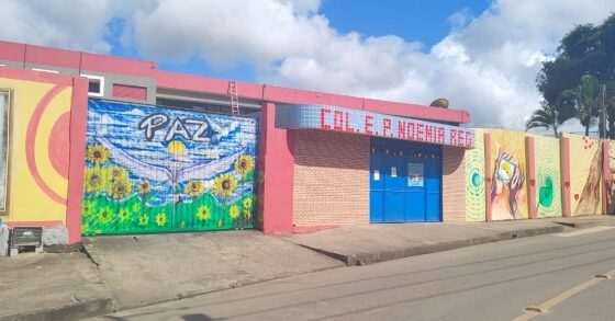 Mãe de aluna espanca diretor de escola em Salvador; aulas são suspensas