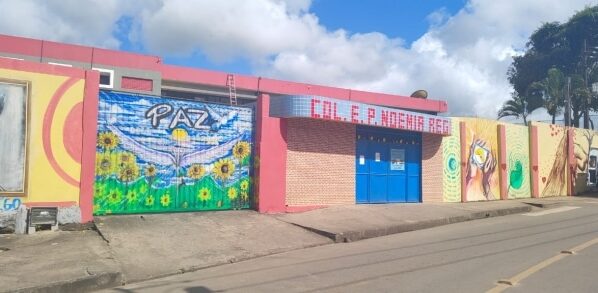 Mãe de aluna espanca diretor de escola em Salvador; aulas são suspensas