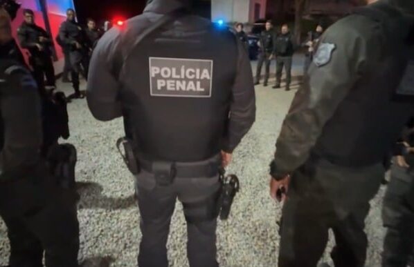 Policiais penais são presos durante operação em Salvador
