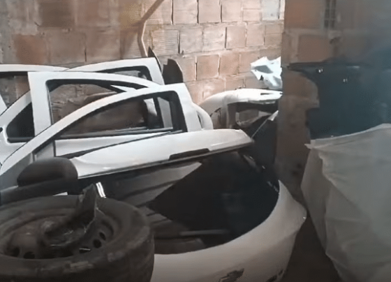 Oficina de desmanche de carro roubado é desarticulada em Salvador