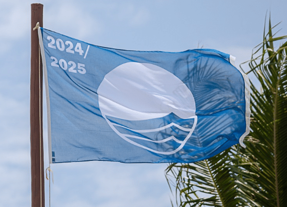 Hasteamento da Bandeira Azul renova selo internacional em Camaçari