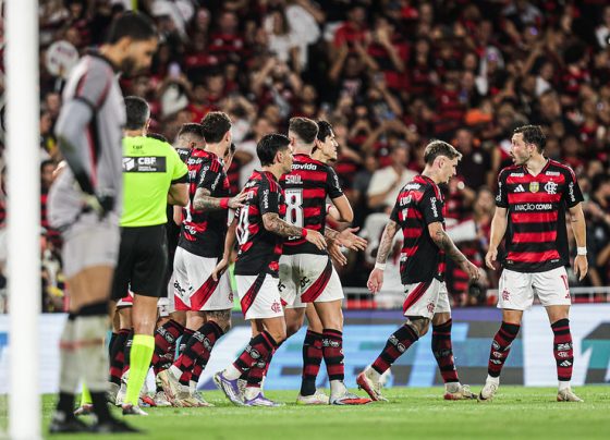 Flamengo atropela Vitória e aplica goleada histórica de 8 a 0 no Maracanã