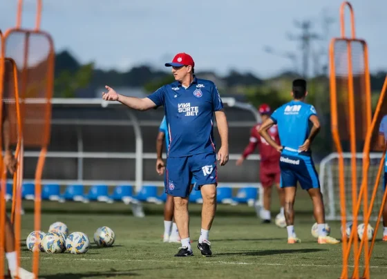 Rogério Ceni relaciona 25 atletas