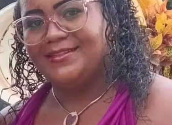 mulher morta a facadas na Bahia