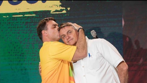 Redes Sociais / Reprodução / Flávio Bolsonaro