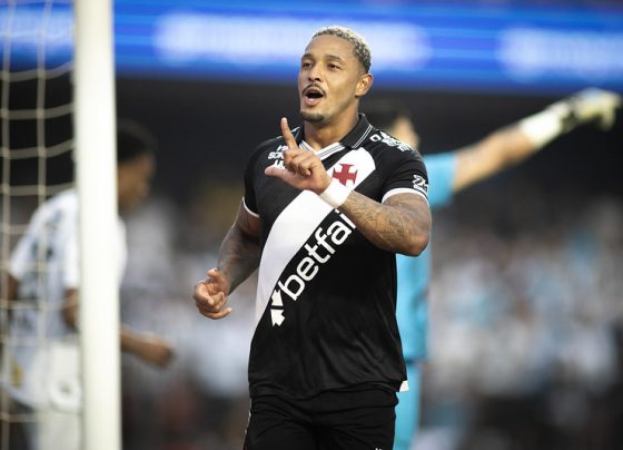 David comemora gol em Santos x Vasco da Gama pelo Campeonato Brasileiro