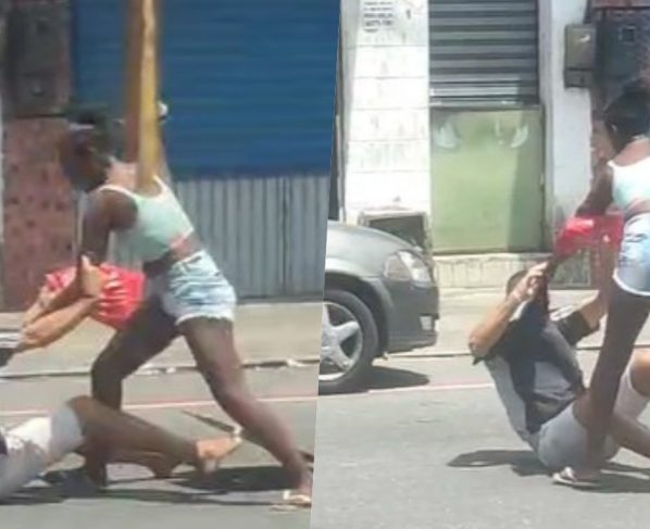 homem esfaqueado na calçada