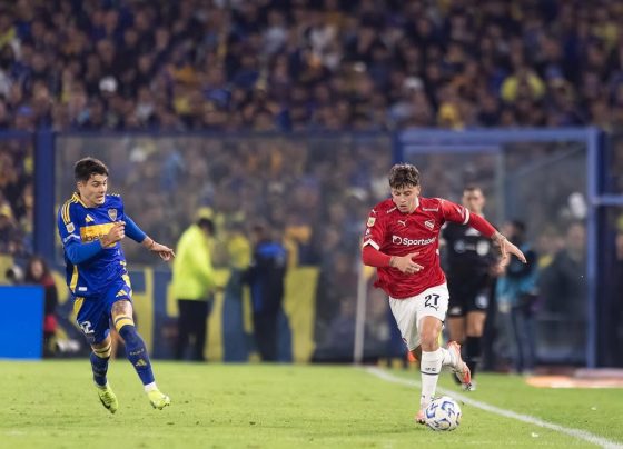 Diego Tarzia em jogo contra o Boca Juniors