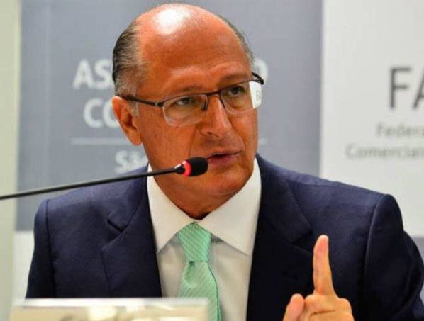 Alckmin cobra investigação e punição em caso do Banco Master