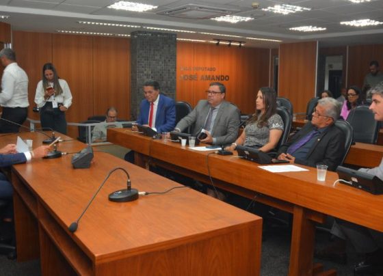 Reunião da Comissão de Infraestrutura. Foto: Neuza Costa Menezes/Agência ALBA