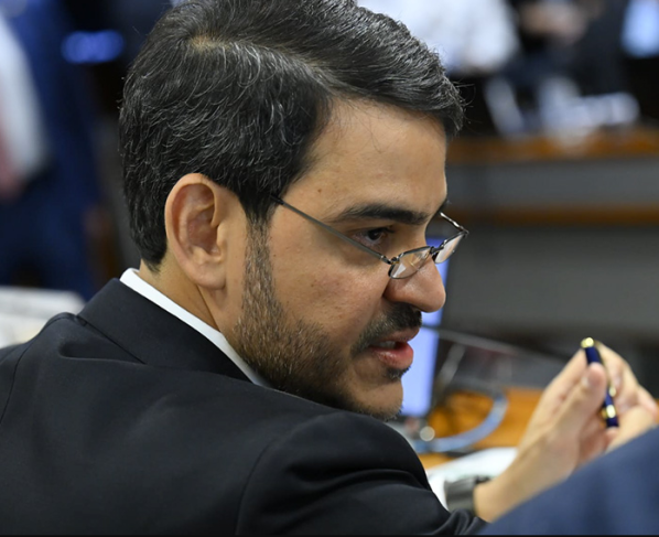Jorge Messias durante sabatina. Foto: Andressa Anholete/Agência Senado