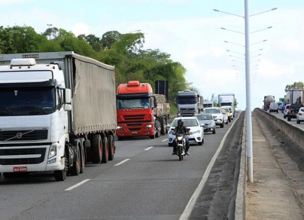 Feriado de Tiradentes deve levar mais de 600 mil veículos às rodovias da Bahia