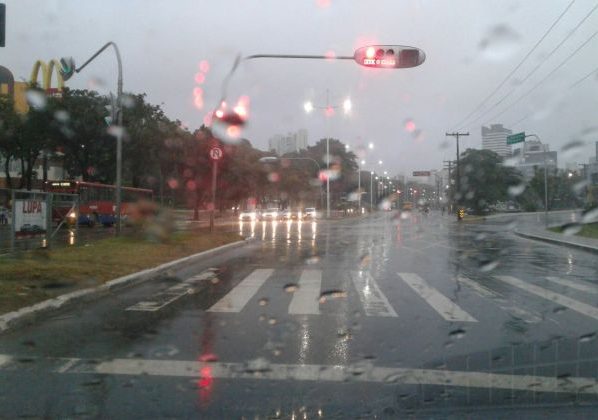 Inmet alerta para chuva forte em Salvador e outras regiões da Bahia