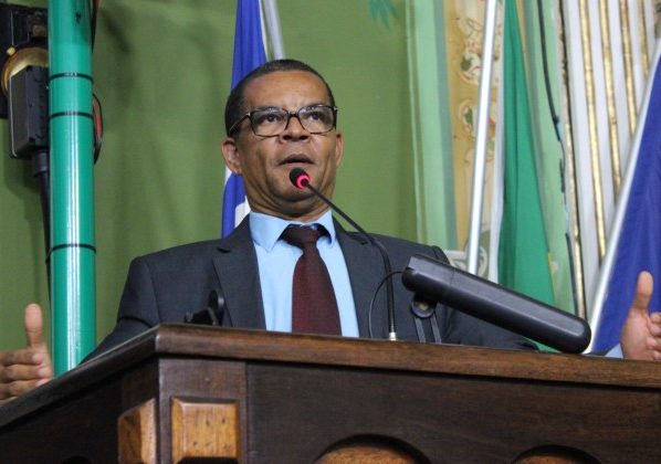 Vereador aponta contaminação em São Tomé de Paripe e cobra solução para reabertura de terminal