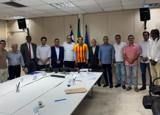 Bruno Reis em reunião com vereadores. Foto: Divulgação
