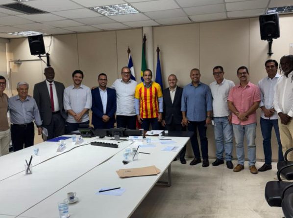 Bruno Reis em reunião com vereadores. Foto: Divulgação