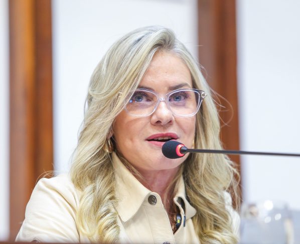 Presidente Ivana Bastos. Foto: Sandra Travassos/ALBA