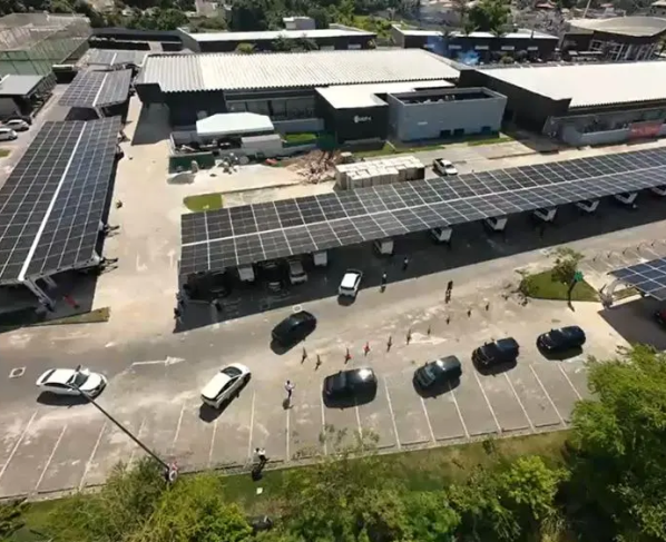 Estacionamento do Outlet Premium Salvador com 80 pontos de recarga. Foto: Divulgação