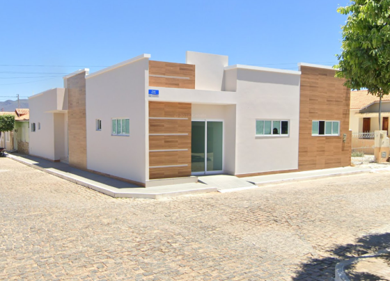 Prefeitura de Candiba. Imagem: Google Street View/Reprodução