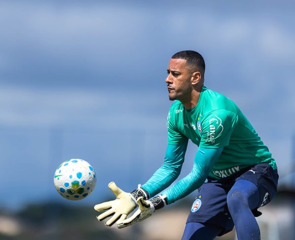 Léo Vieira lesionado