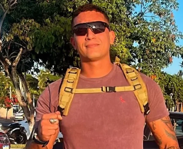 Soldado deixa prisão