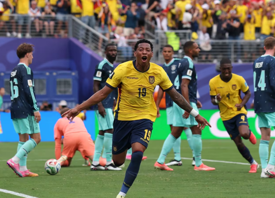 Equador vence a Alemanha, avança e ajuda a definir classificados do Grupo E
