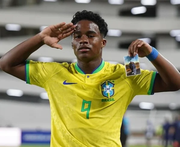 Novo queridinho? Endrick ultrapassa Memphis e entra no Top-20 mais seguido da Copa