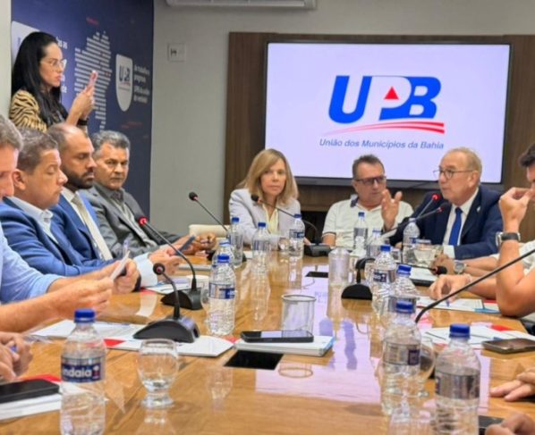 Reunião de prefeitos na UPB. Foto: Divulgação/UPB