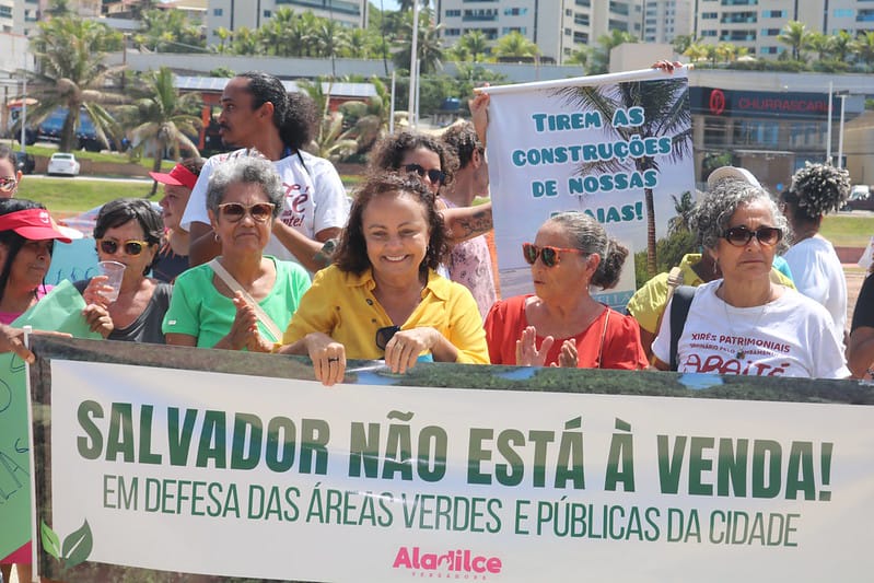 Aladilce (de amarelo) integra o SOS Áreas Verdes Foto: Divulgação
