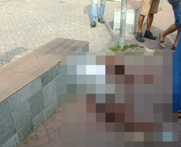 Homem é morto a tiros com drogas na mão em praça pública na Bahia