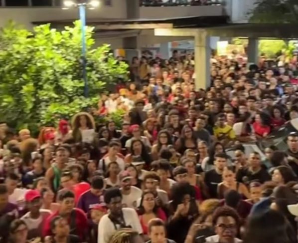 Imagem: Reprodução @uneoficial