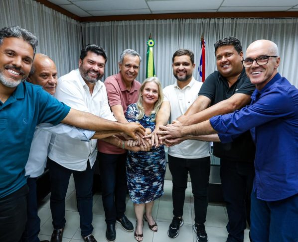 Presidente Ivana Bastos e a nova bancada do PDT. Foto: Divulgação/Vaner Casaes