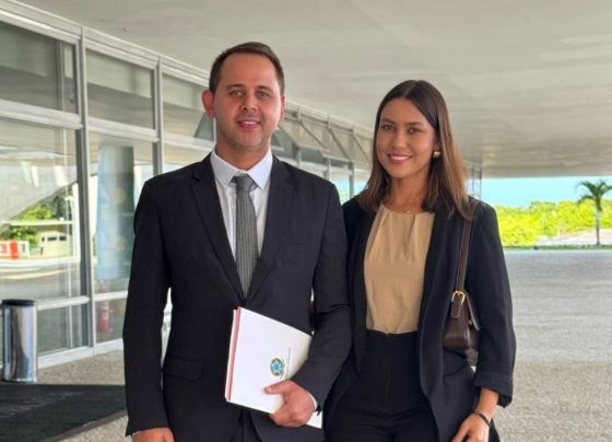 Prefeito de Barra do Rocha e sua companheira. Foto: Divulgação