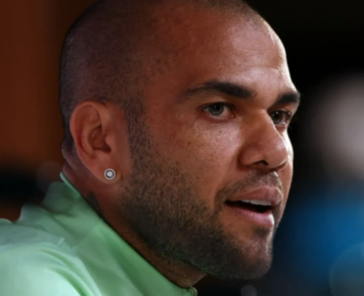 Daniel Alves se aproxima de comprar clube em Portugal e