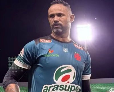 Goleiro Bruno pega dois pênaltis e faz um gol em