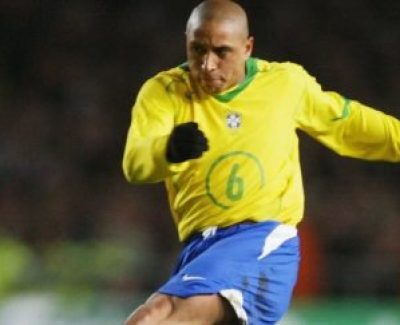 Roberto Carlos, ex-Seleção, enfrenta problemas cardíacos e é operado, diz