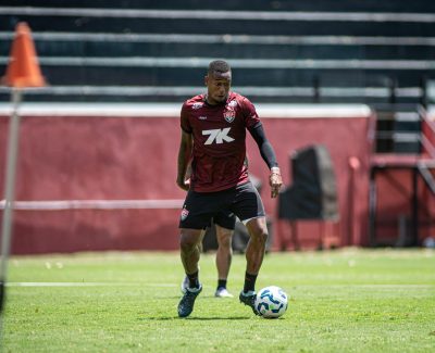 Vitória atualiza situação dos jogadores do departamento médico